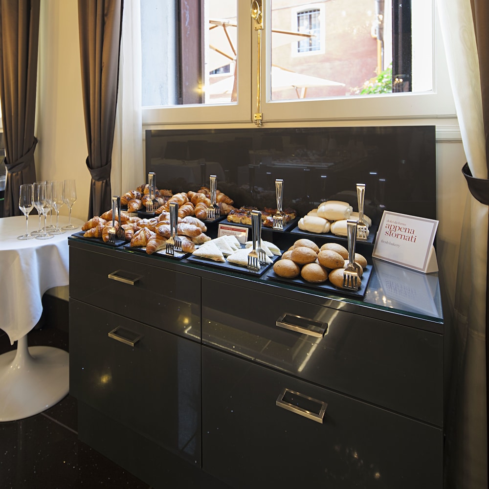 Venezia Palazzo Barocci — Restaurant & bars in Venice, Veneto