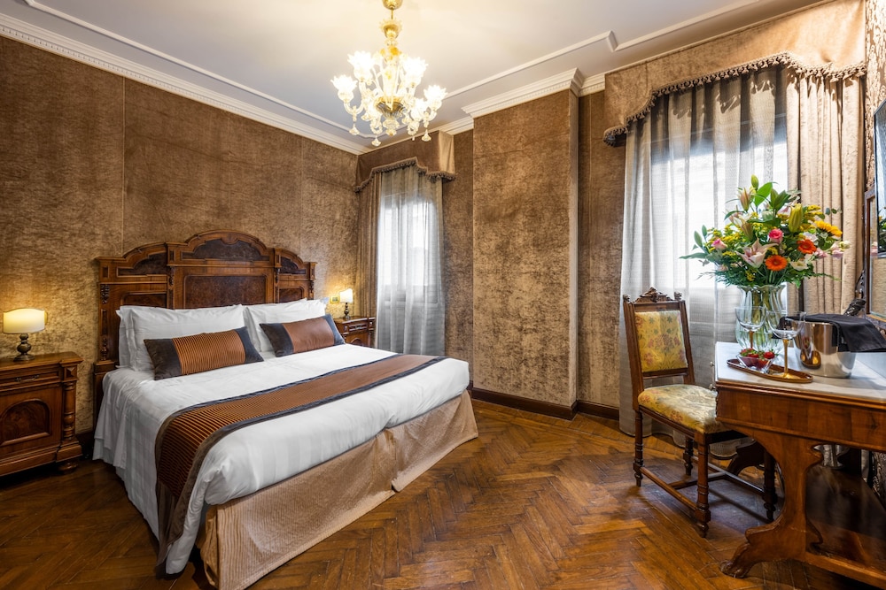 Palazzo Bembo - Exclusive Accommodation — Hotel rooms in Venice, Veneto