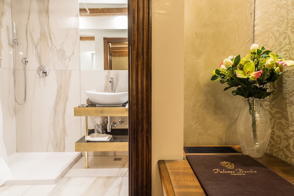 Palazzo Bembo - Exclusive Accommodation — Hotel rooms in Venice, Veneto
