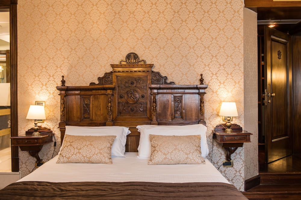Palazzo Bembo - Exclusive Accommodation — Hotel rooms in Venice, Veneto