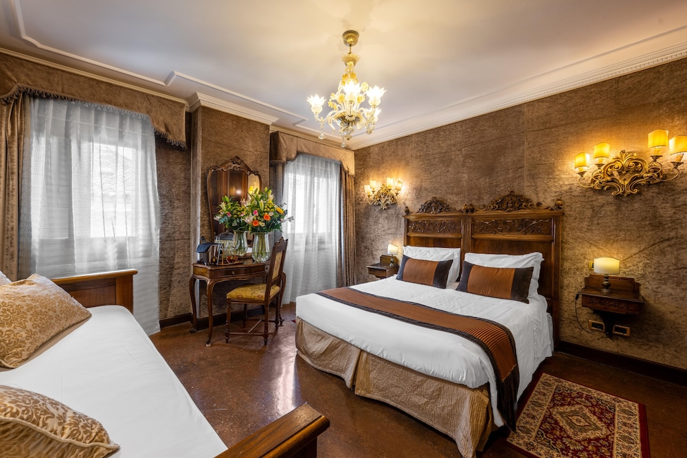 Palazzo Bembo - Exclusive Accommodation — Hotel rooms in Venice, Veneto