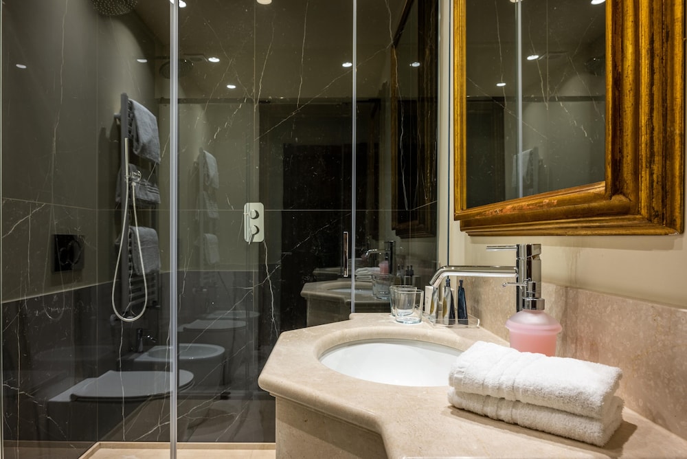 Palazzo Bembo - Exclusive Accommodation — Hotel rooms in Venice, Veneto