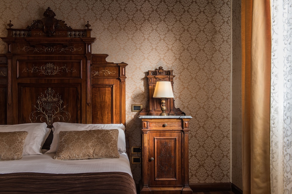 Palazzo Bembo - Exclusive Accommodation — Hotel rooms in Venice, Veneto