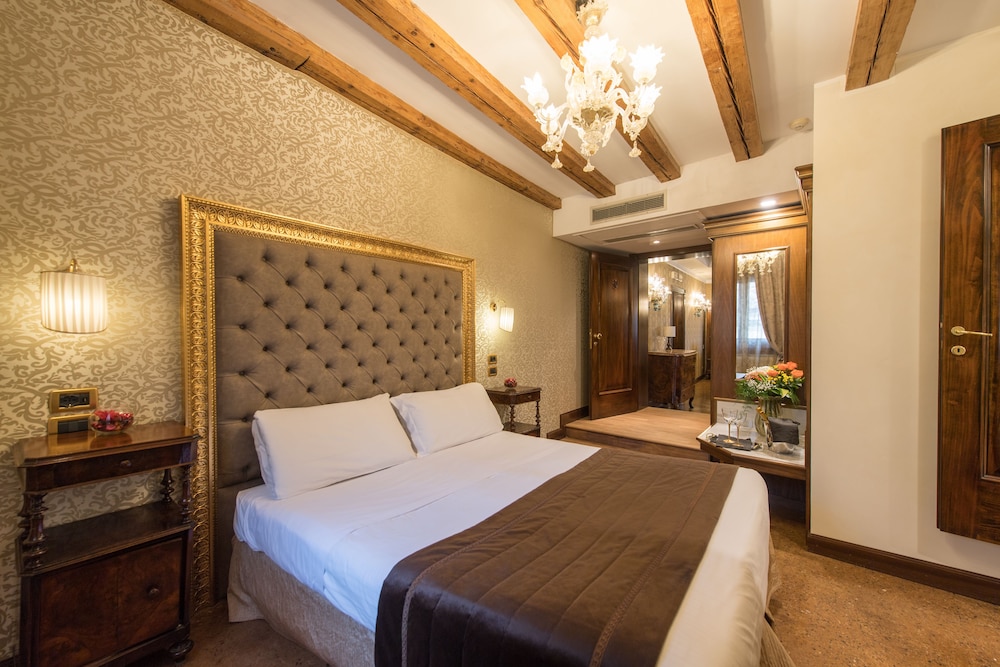 Palazzo Bembo - Exclusive Accommodation — Hotel rooms in Venice, Veneto