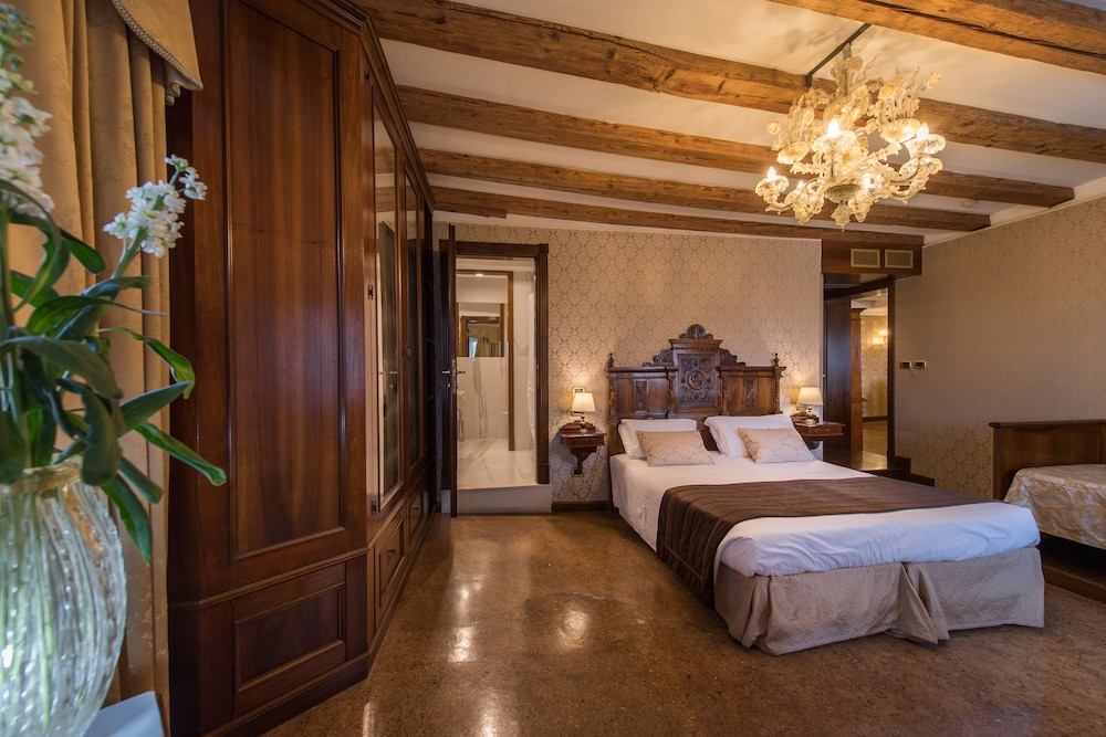 Palazzo Bembo - Exclusive Accommodation — Hotel rooms in Venice, Veneto