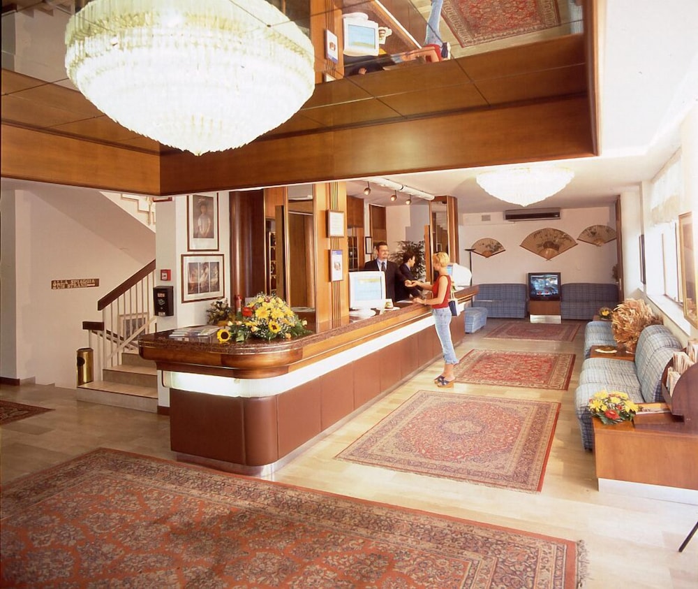 Hotel Heron — Hotel building in Jesolo, Veneto