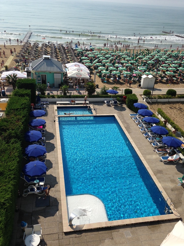 Hotel Heron — Main photo in Jesolo, Veneto