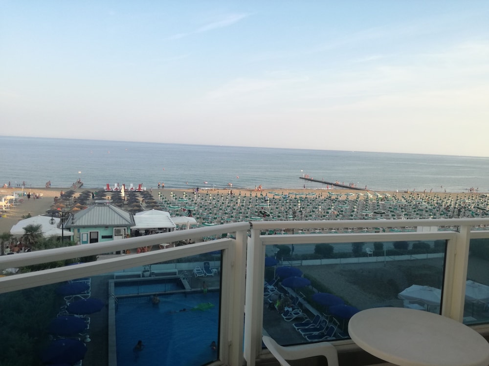 Hotel Heron — Beach in Jesolo, Veneto