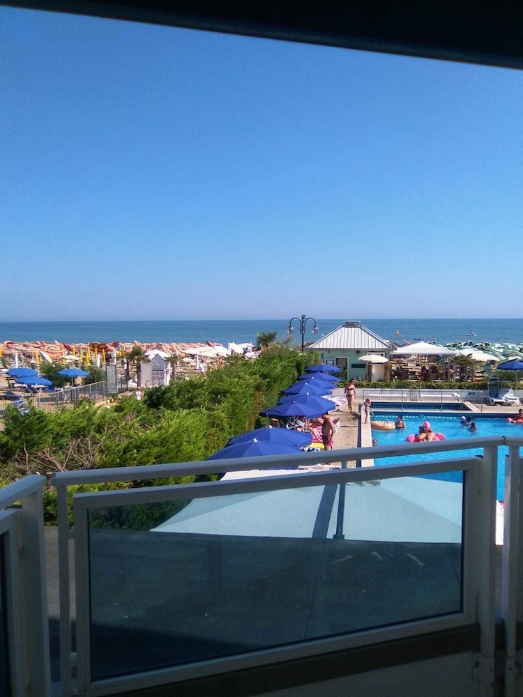 Hotel Heron — Swimming pool in Jesolo, Veneto