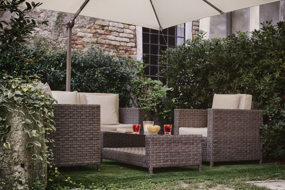 Hotel Pausania — Restaurant & bars in Venice, Veneto