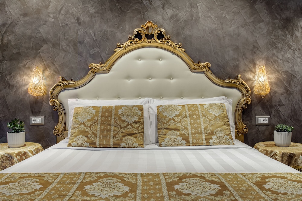 Hotel Pausania — Hotel rooms in Venice, Veneto