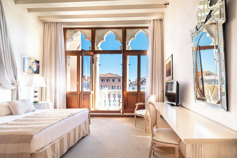 Hotel Principe — Hotel rooms in Venice, Veneto