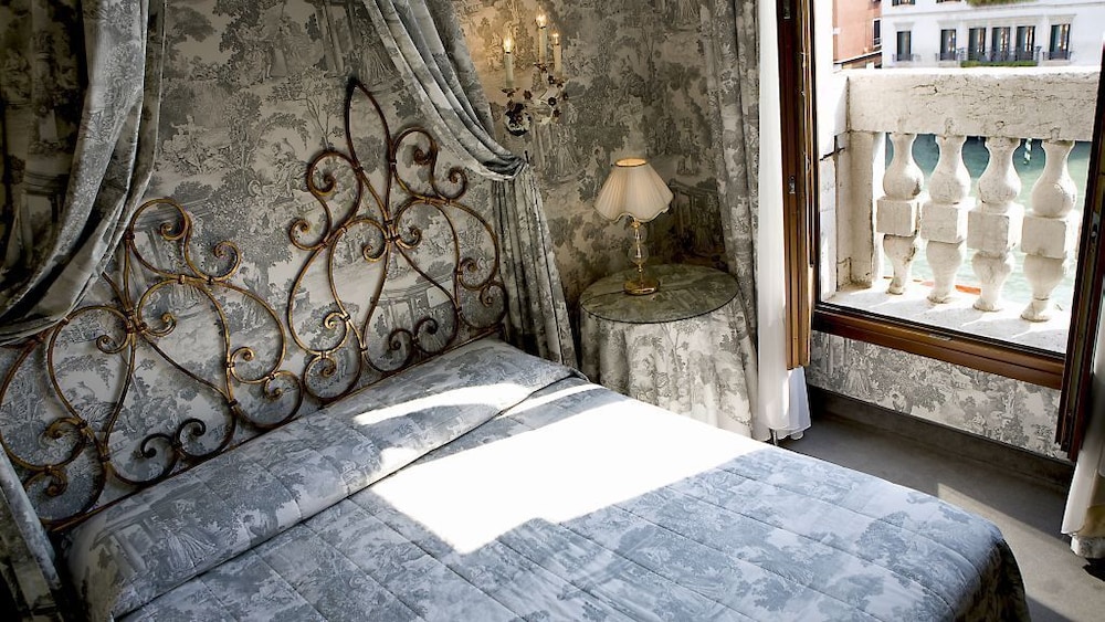 Hotel Principe — Hotel rooms in Venice, Veneto