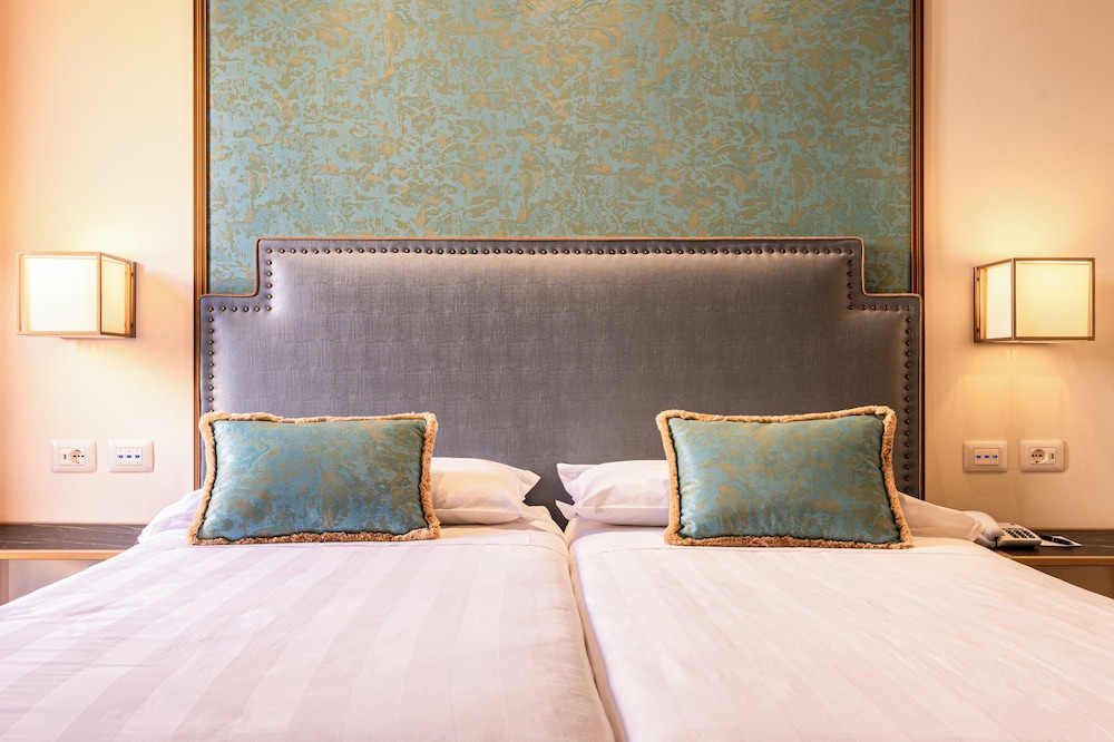 Hotel Principe — Hotel rooms in Venice, Veneto
