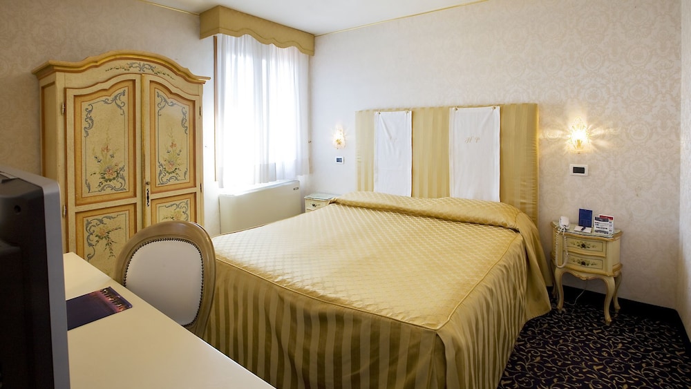 Hotel Principe — Hotel rooms in Venice, Veneto