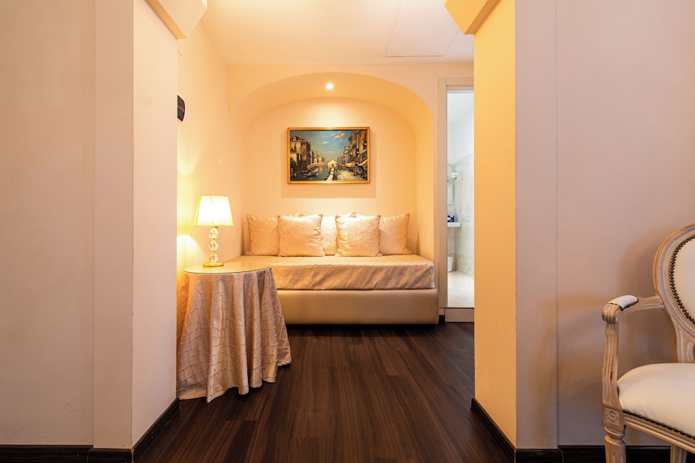 Hotel Principe — Hotel rooms in Venice, Veneto