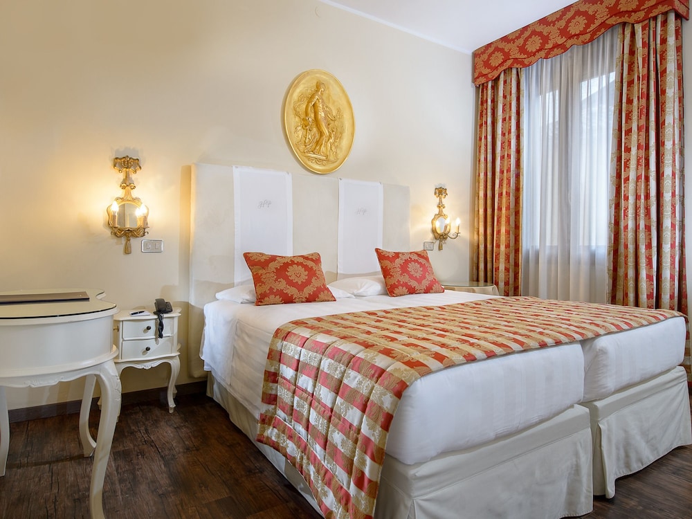 Hotel Principe — Hotel rooms in Venice, Veneto