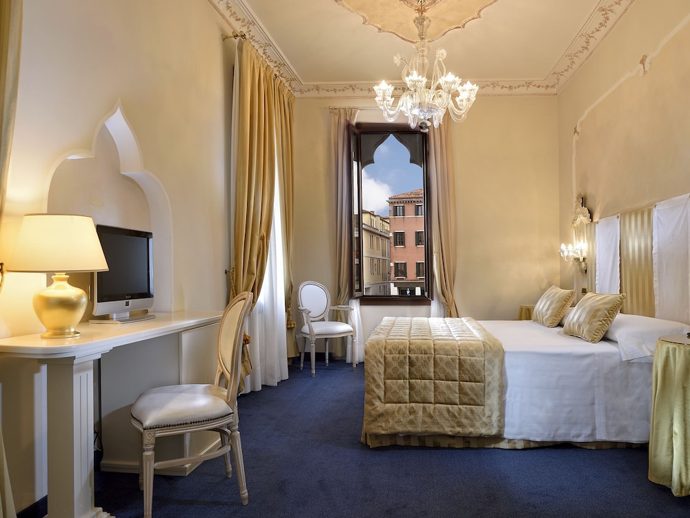 Hotel Principe — Hotel rooms in Venice, Veneto