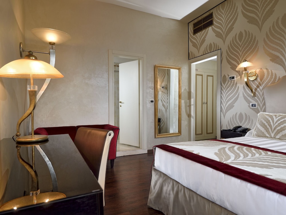 Hotel Principe — Hotel rooms in Venice, Veneto