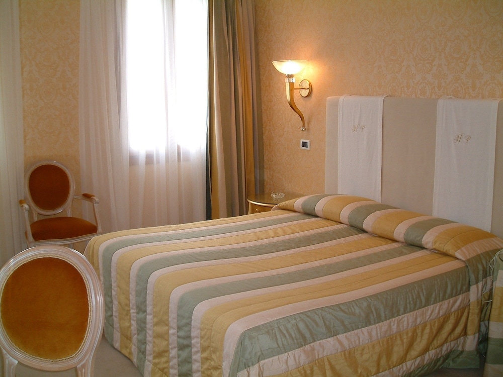 Hotel Principe — Hotel rooms in Venice, Veneto