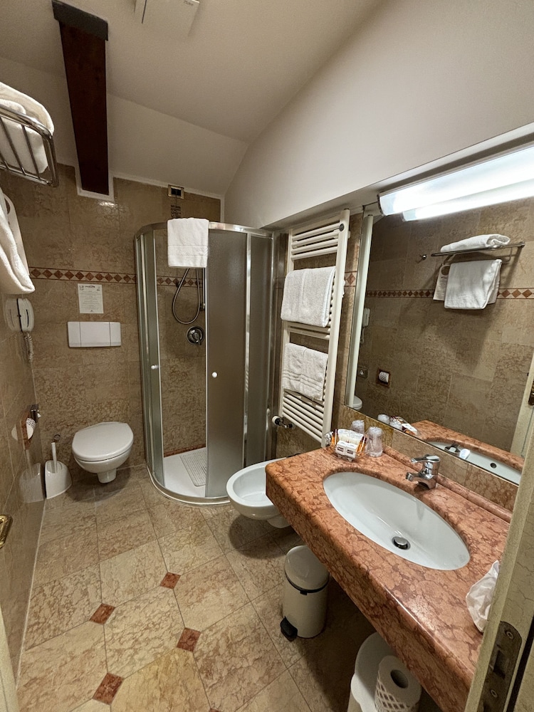 Hotel Rialto — Hotel rooms in Venice, Veneto
