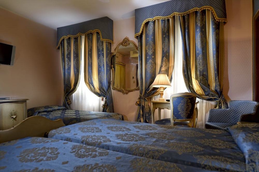 Royal San Marco Hotel — Hotel rooms in Venice, Veneto