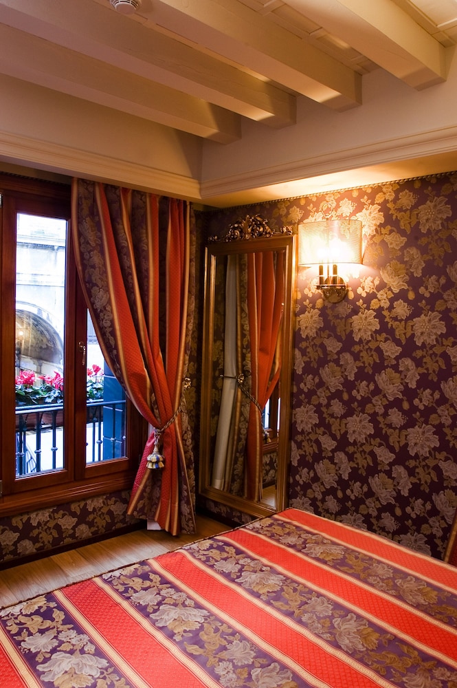Royal San Marco Hotel — Hotel rooms in Venice, Veneto