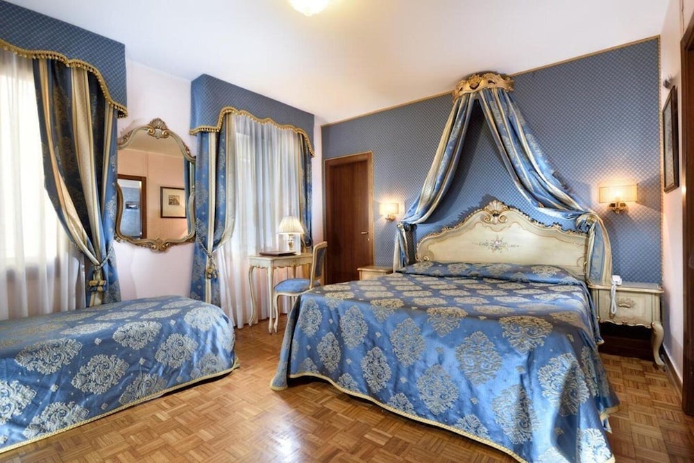 Royal San Marco Hotel — Hotel rooms in Venice, Veneto