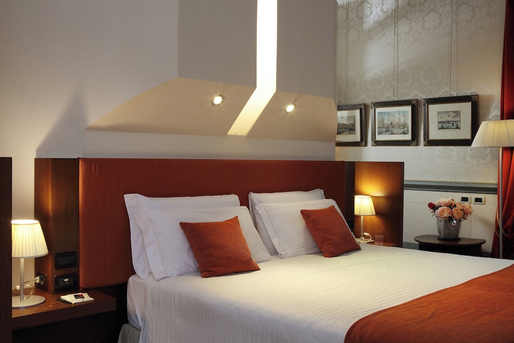 Ruzzini Palace Hotel — Hotel rooms in Venice, Veneto