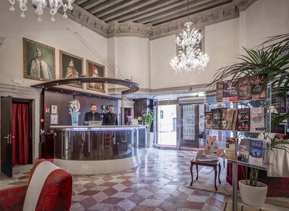 Ruzzini Palace Hotel — Hotel building in Venice, Veneto