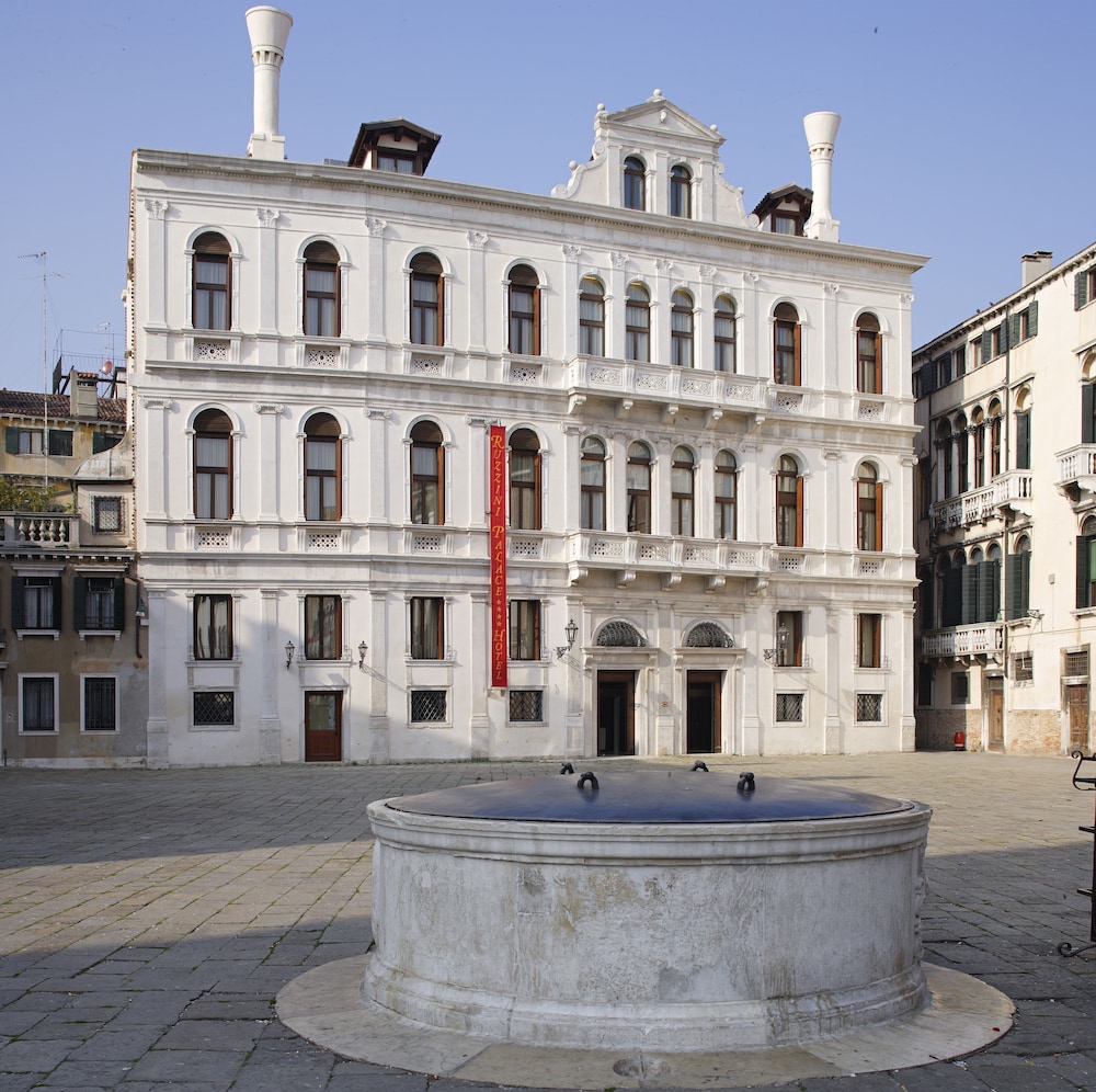 Ruzzini Palace Hotel — Hotel building in Venice, Veneto