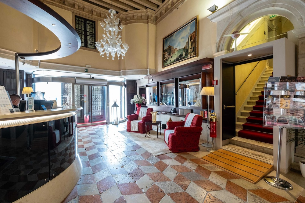 Ruzzini Palace Hotel — Hotel building in Venice, Veneto