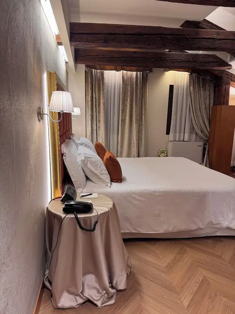 Ruzzini Palace Hotel — Hotel rooms in Venice, Veneto