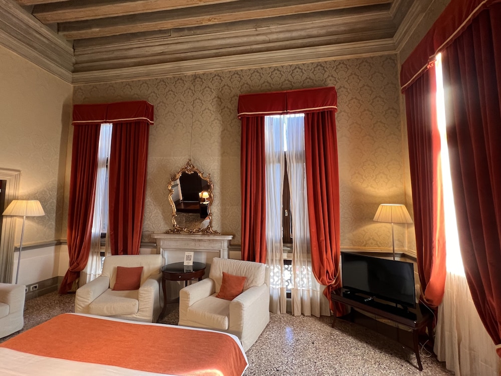 Ruzzini Palace Hotel — Hotel rooms in Venice, Veneto