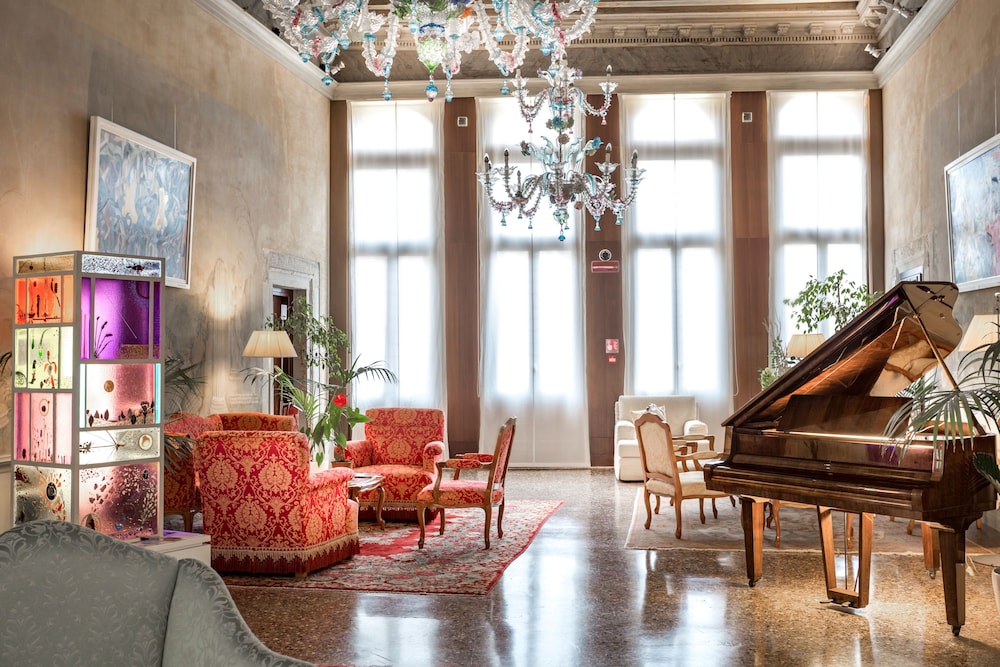 Ruzzini Palace Hotel — Hotel building in Venice, Veneto