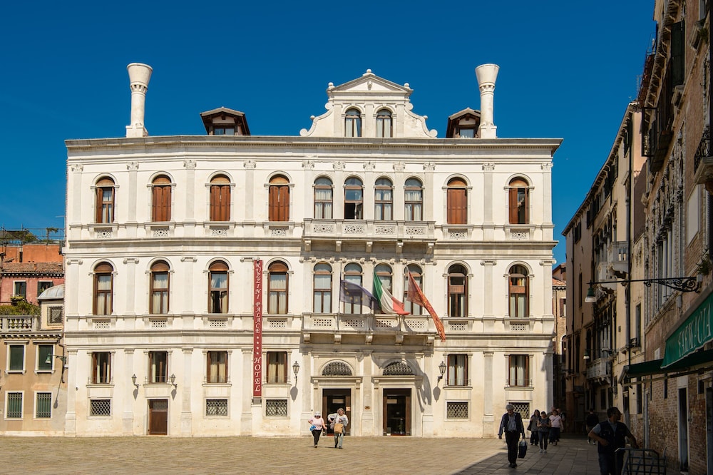 Ruzzini Palace Hotel — Hotel building in Venice, Veneto