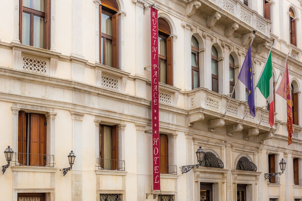 Ruzzini Palace Hotel — Hotel building in Venice, Veneto