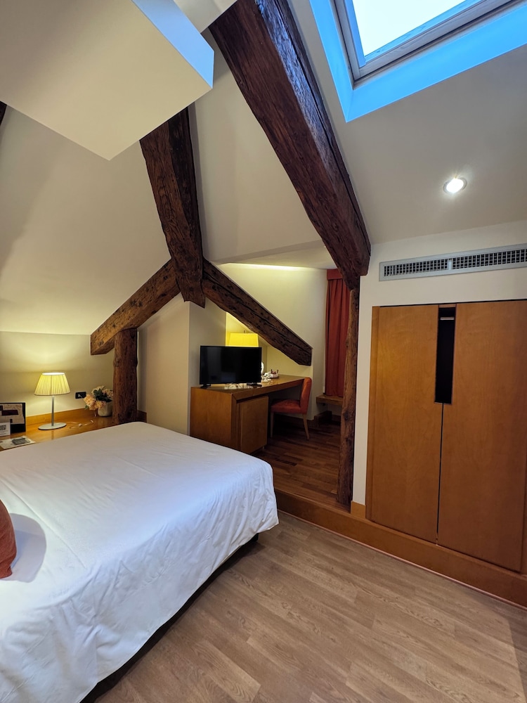 Ruzzini Palace Hotel — Hotel rooms in Venice, Veneto