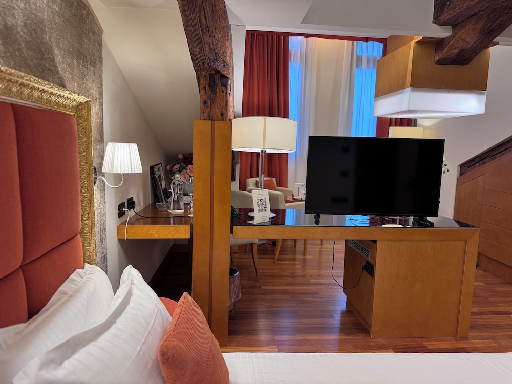 Ruzzini Palace Hotel — Hotel rooms in Venice, Veneto