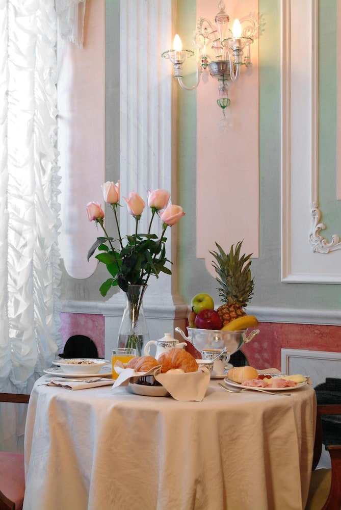 Hotel San Cassiano Ca'Favretto — Hotel rooms in Venice, Veneto