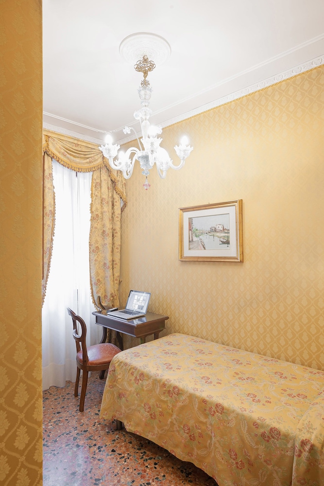 Hotel San Cassiano Ca'Favretto — Hotel rooms in Venice, Veneto