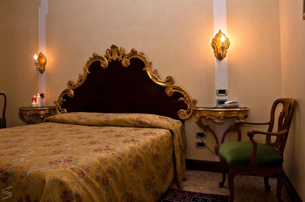 Hotel San Cassiano Ca'Favretto — Hotel rooms in Venice, Veneto
