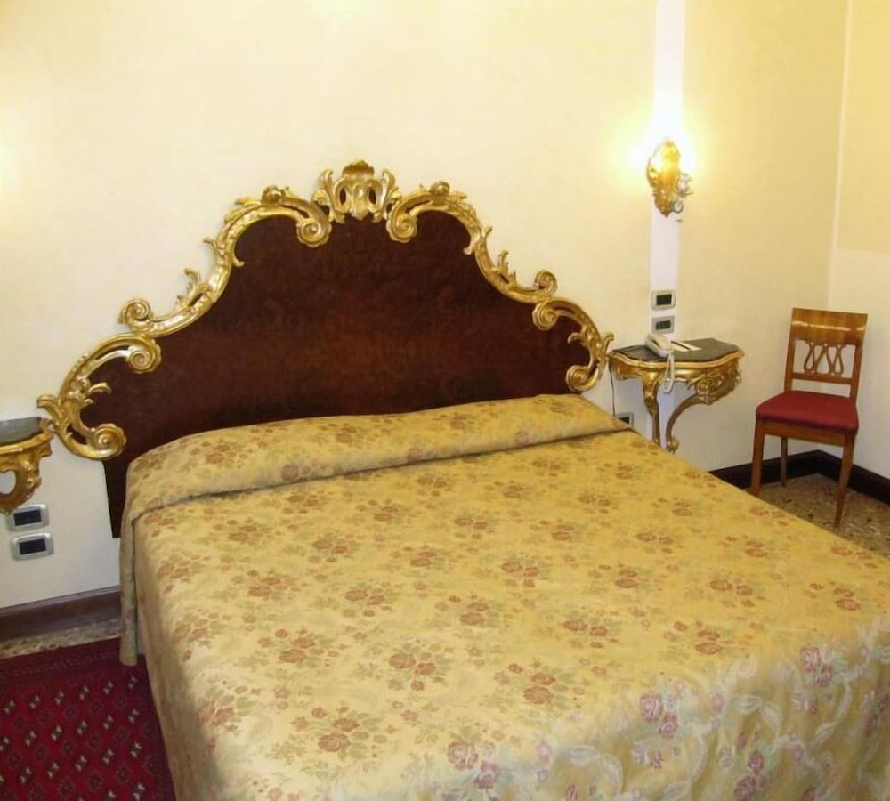 Hotel San Cassiano Ca'Favretto — Hotel rooms in Venice, Veneto