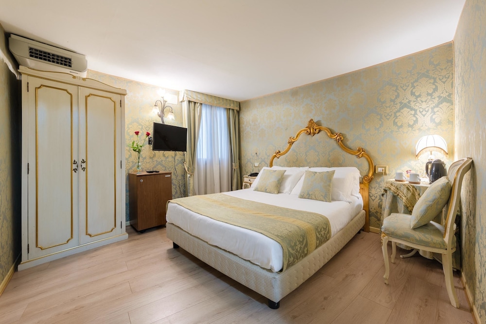 Hotel San Giorgio — Hotel rooms in Venice, Veneto