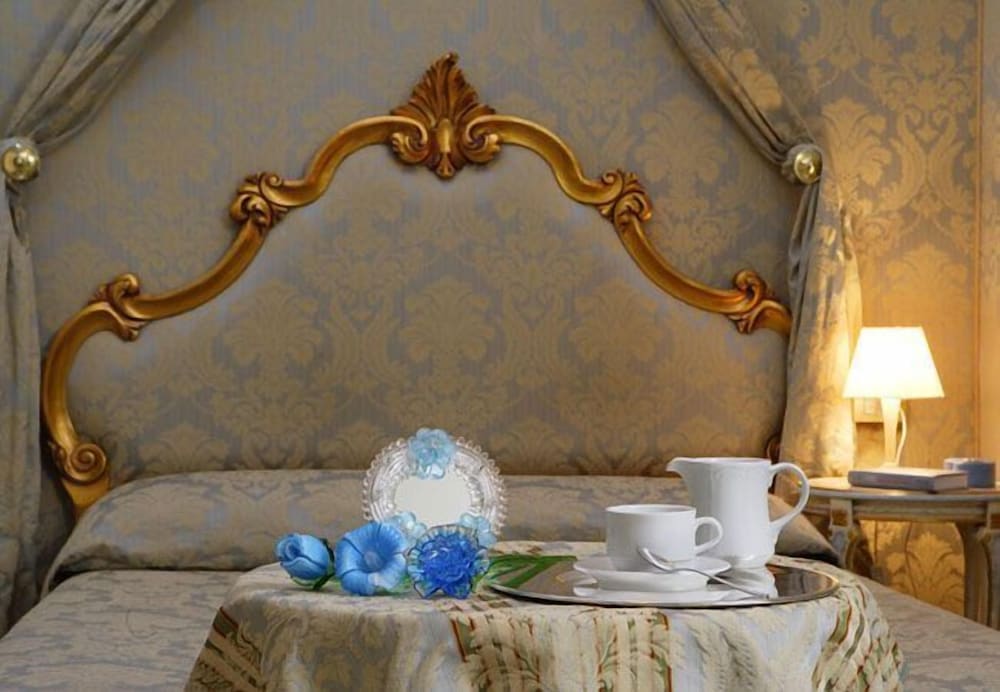 Hotel San Giorgio — Hotel rooms in Venice, Veneto