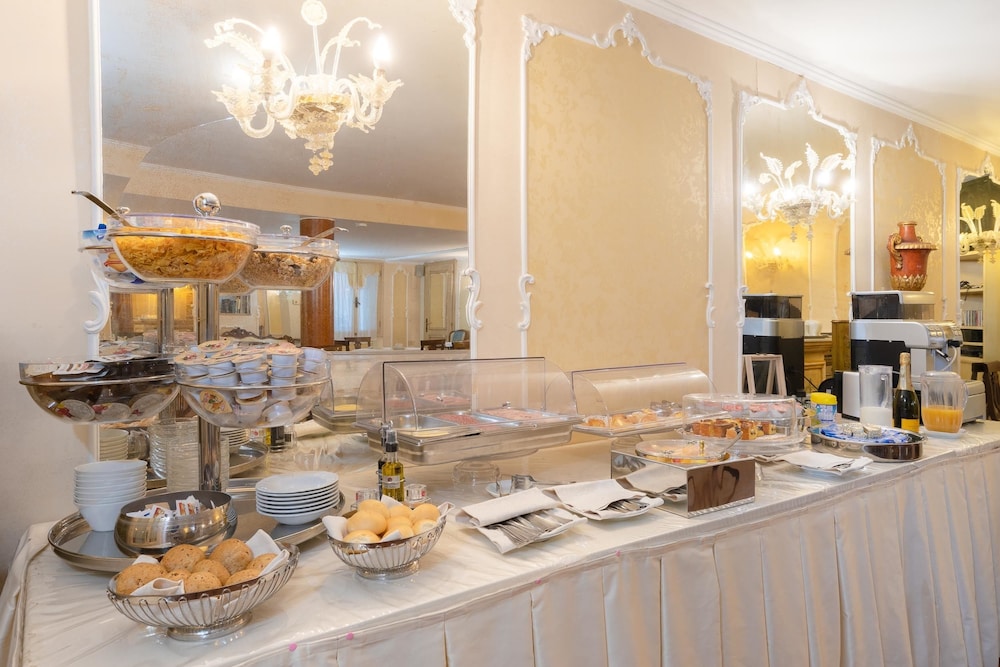 Hotel San Giorgio — Restaurant & bars in Venice, Veneto