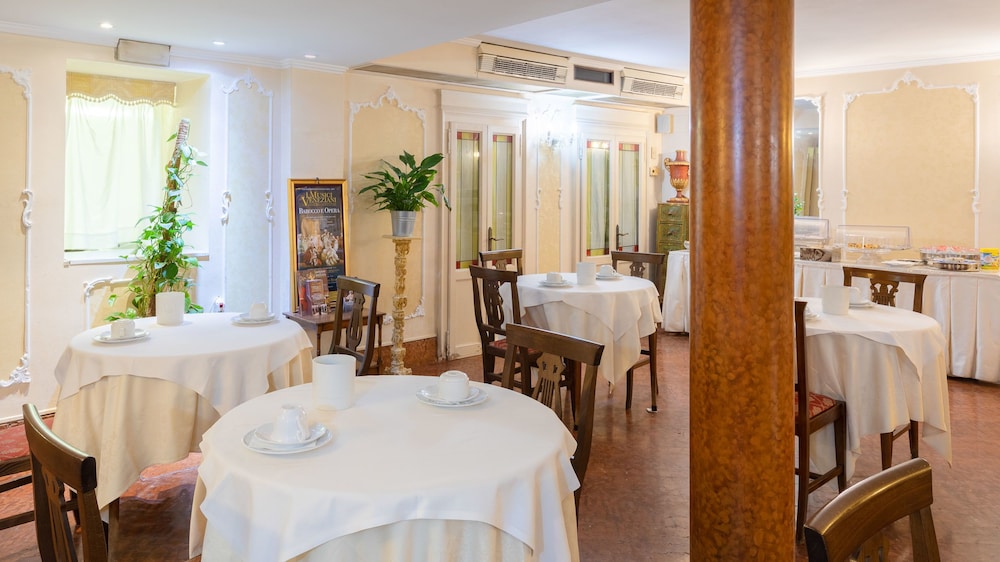 Hotel San Giorgio — Restaurant & bars in Venice, Veneto