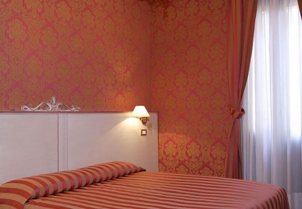 Hotel San Giorgio — Hotel rooms in Venice, Veneto