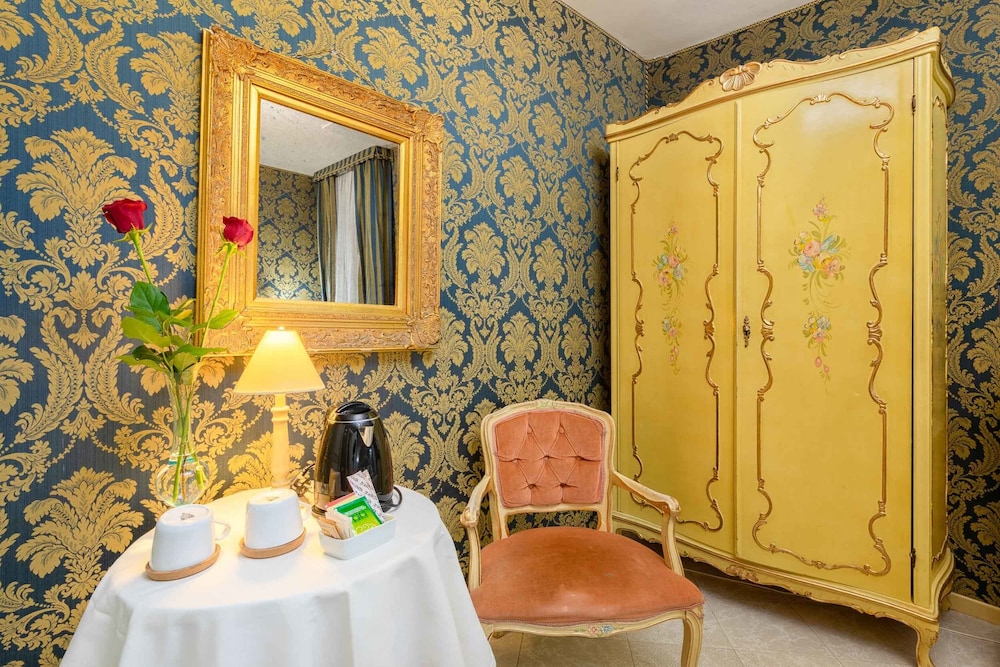 Hotel San Giorgio — Hotel rooms in Venice, Veneto
