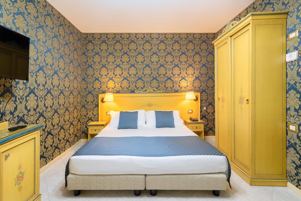 Hotel San Giorgio — Hotel rooms in Venice, Veneto